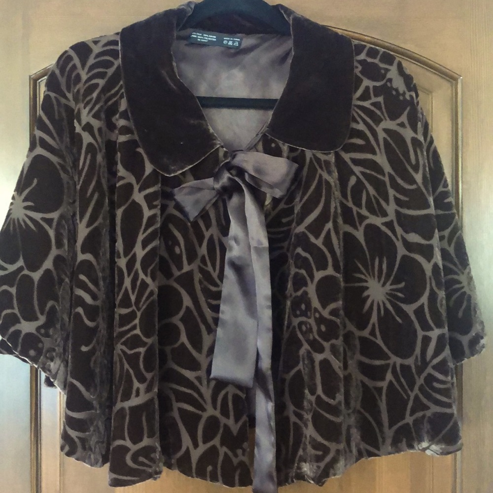 Fun short velvet cape